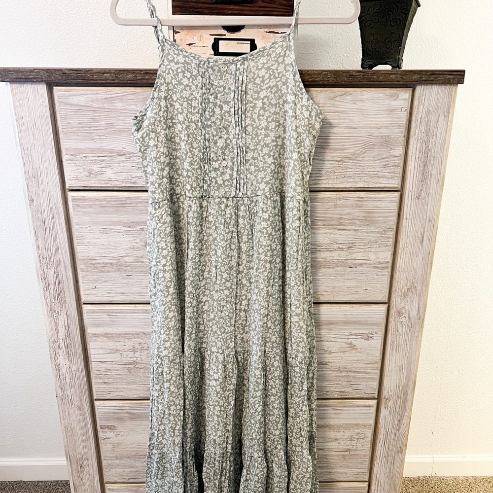 Women Green Floral Maxi Dress in Size Small